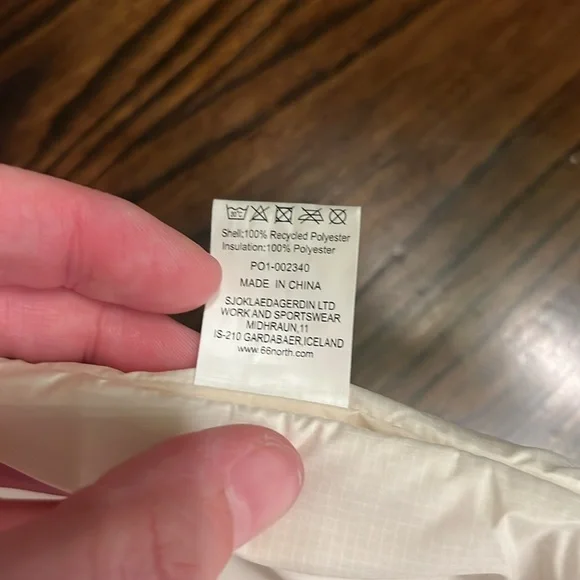 66 Degrees North Iceland Brinholar Insulated Scarf in Cream